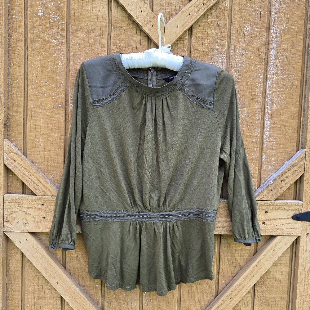 Banana Republic Women’s Medium Olive Green Blouse 3/4 Sleeve Pleated Top